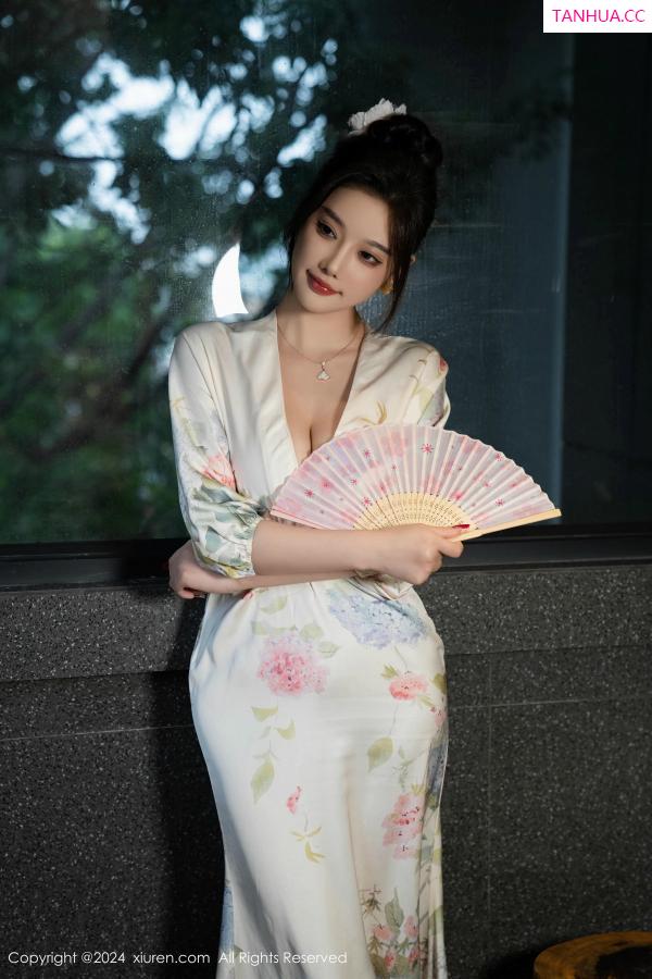 杨晨晨 sugar小甜心CC [XiuRen]高清写真图 2024.11.19 No.9470 杨晨晨Yome 丝袜美腿第13张图片